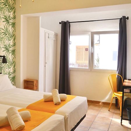 Nanit Rooms Ibiza Hostal Santa Eulalia del Río Exterior foto